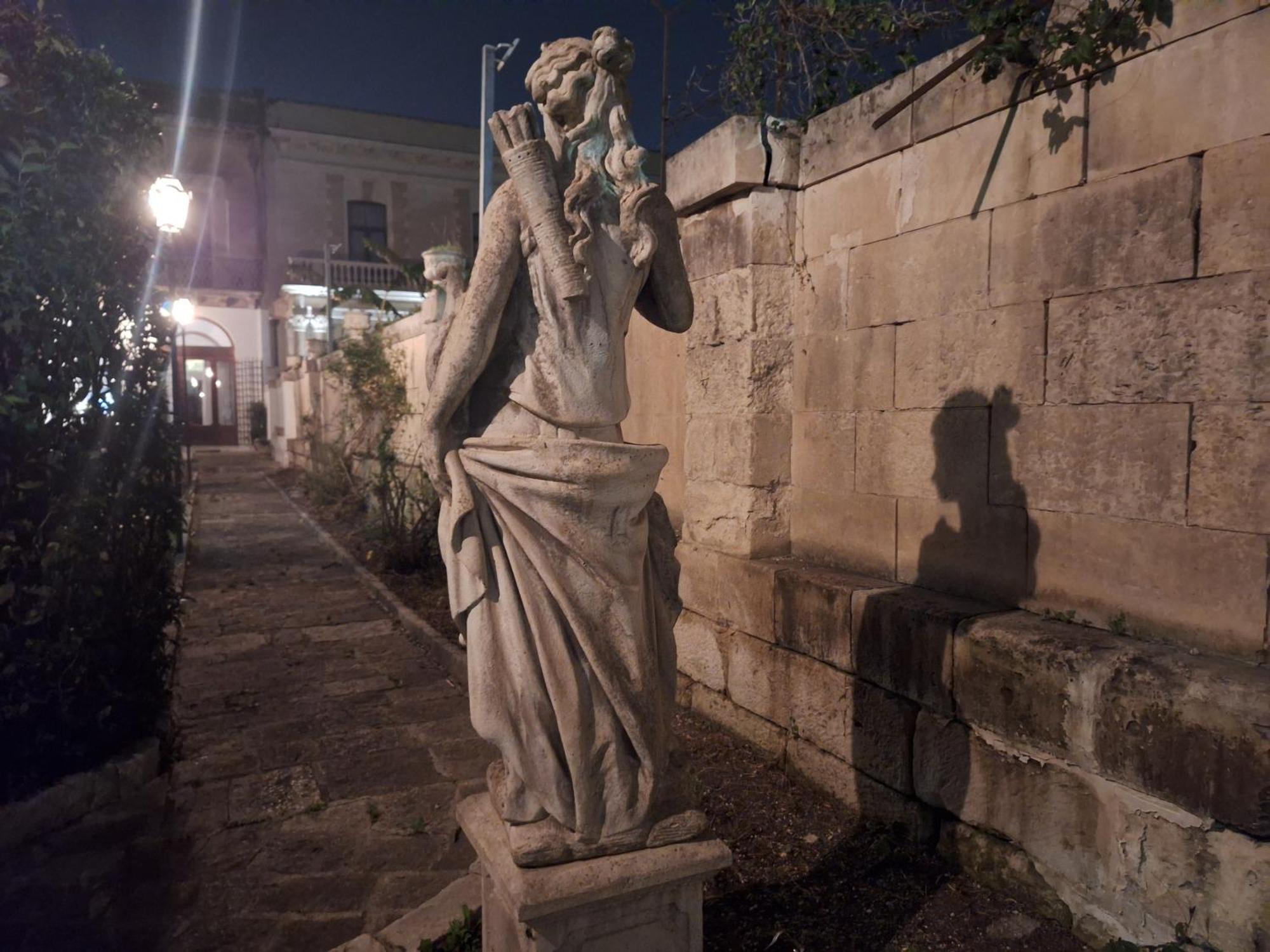 Bed and Breakfast Dimora Charleston Lecce Parcheggio Privato In Loco Gratis Exterior foto