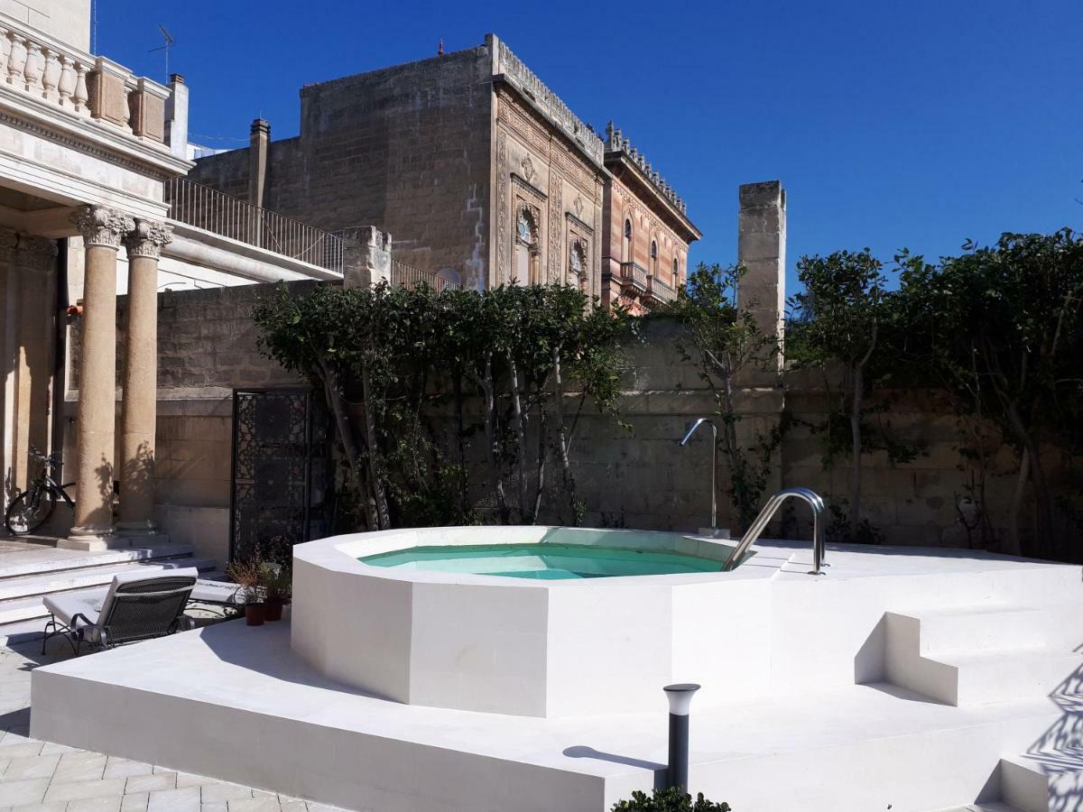 Bed and Breakfast Dimora Charleston Lecce Parcheggio Privato In Loco Gratis Exterior foto