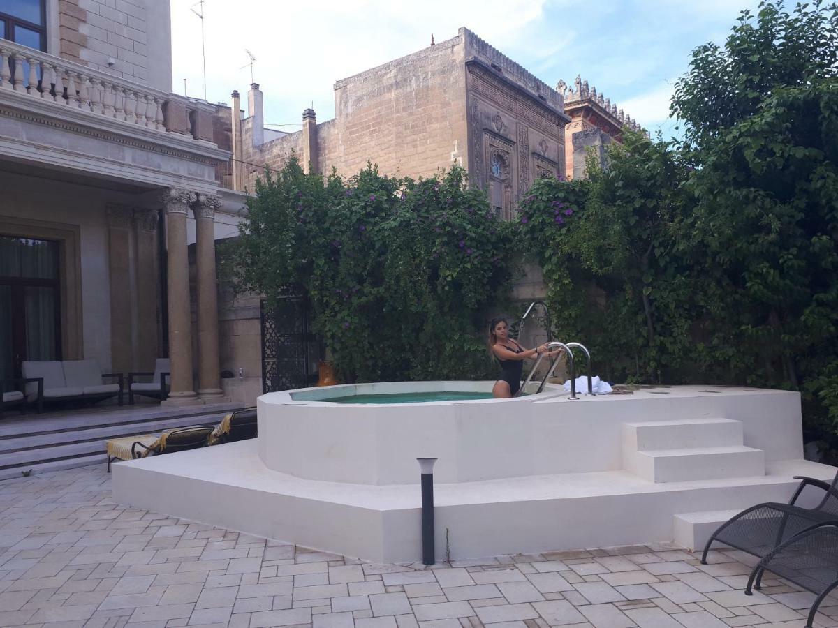 Bed and Breakfast Dimora Charleston Lecce Parcheggio Privato In Loco Gratis Exterior foto